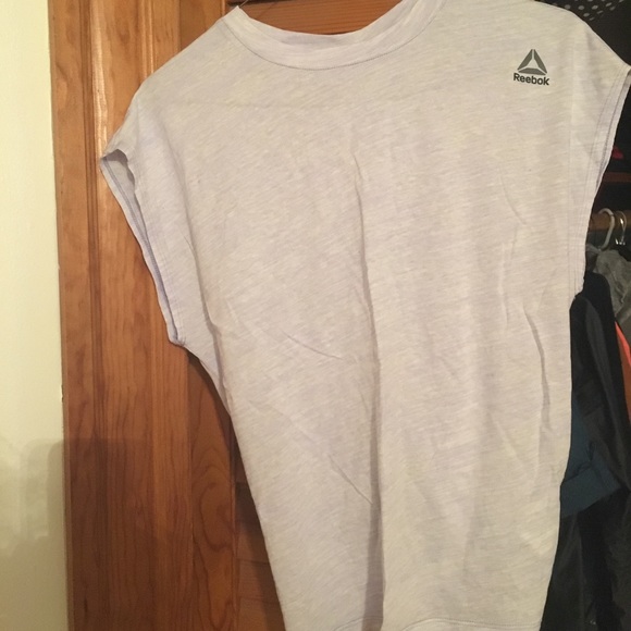 Reebok Top - Picture 1 of 3